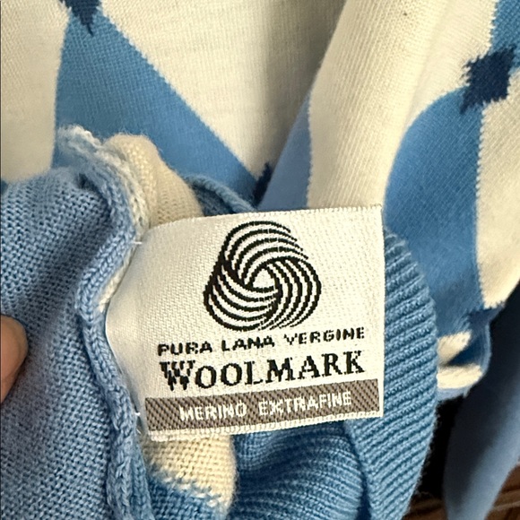 Marbas Blue and Cream Argyle Men's Golf Sweater - Picture 7 of 9